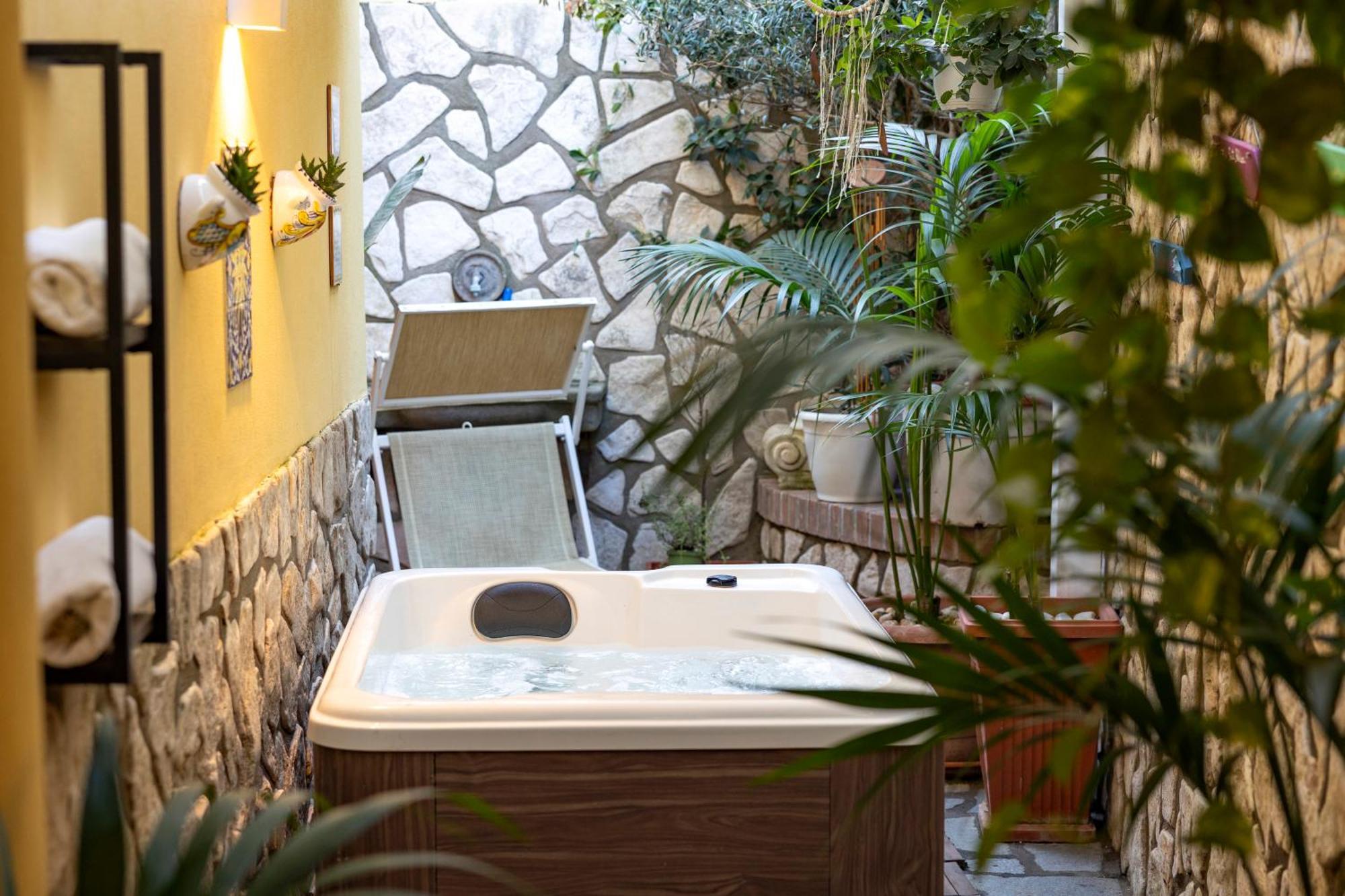 Hébergement de vacances Con Jacuzzi In Piazzetta *